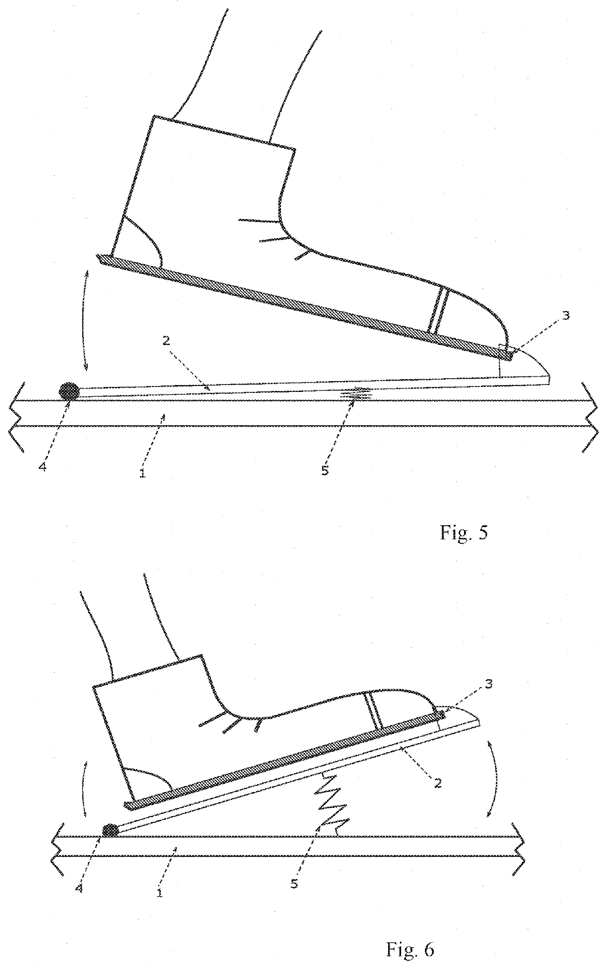 Binding allowing lifting of the front as well as the heel of the users foot