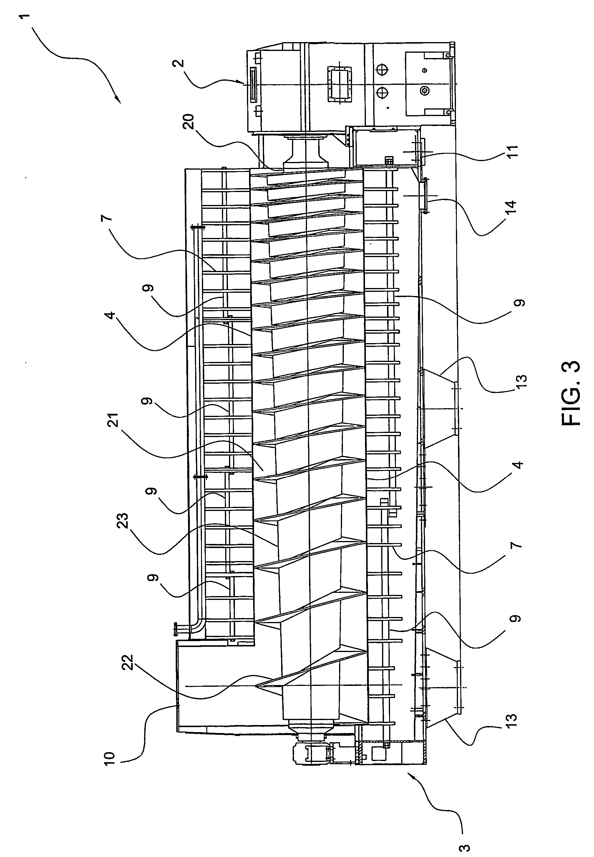 Screw press for squeezing out fibrous material