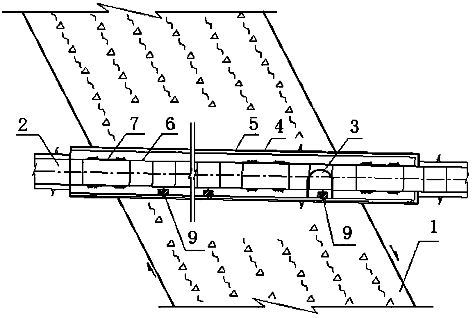 Hydraulic tunnel structure spanning large-scale active fault zone