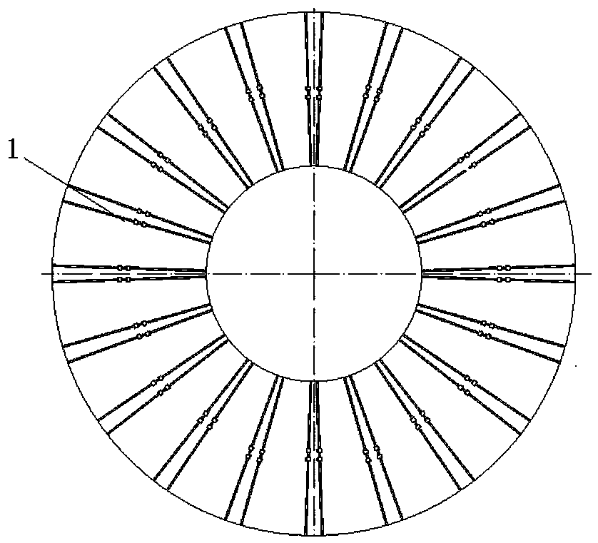 Alternate and step-by-step jacking device and construction method for hyperbolic closed-section steel grid structure