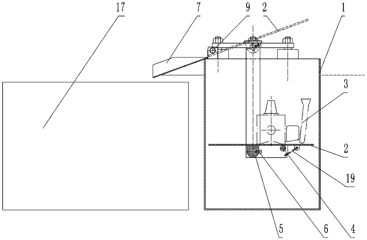 Piston automatic quenching device and method based on incomplete solution treatment technology