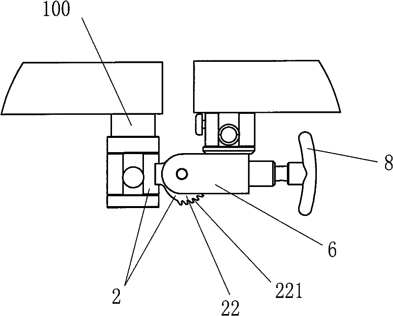 Leg plate structure of medical diagnosis and treatment bench