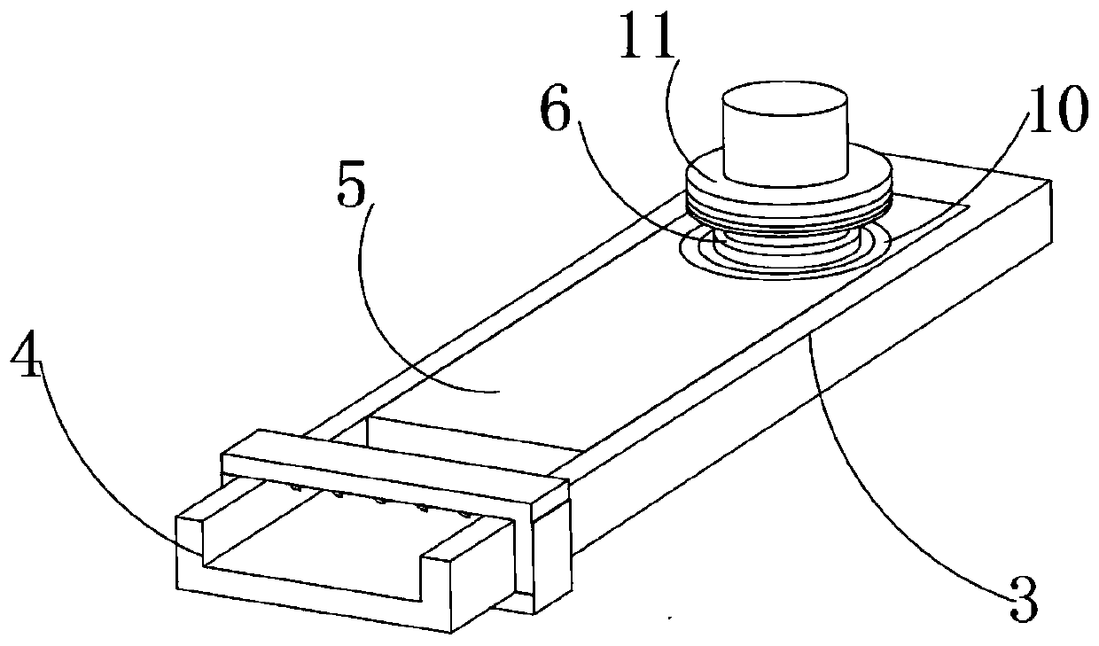 Anti-blocking feeding mechanism for textile elasticizer