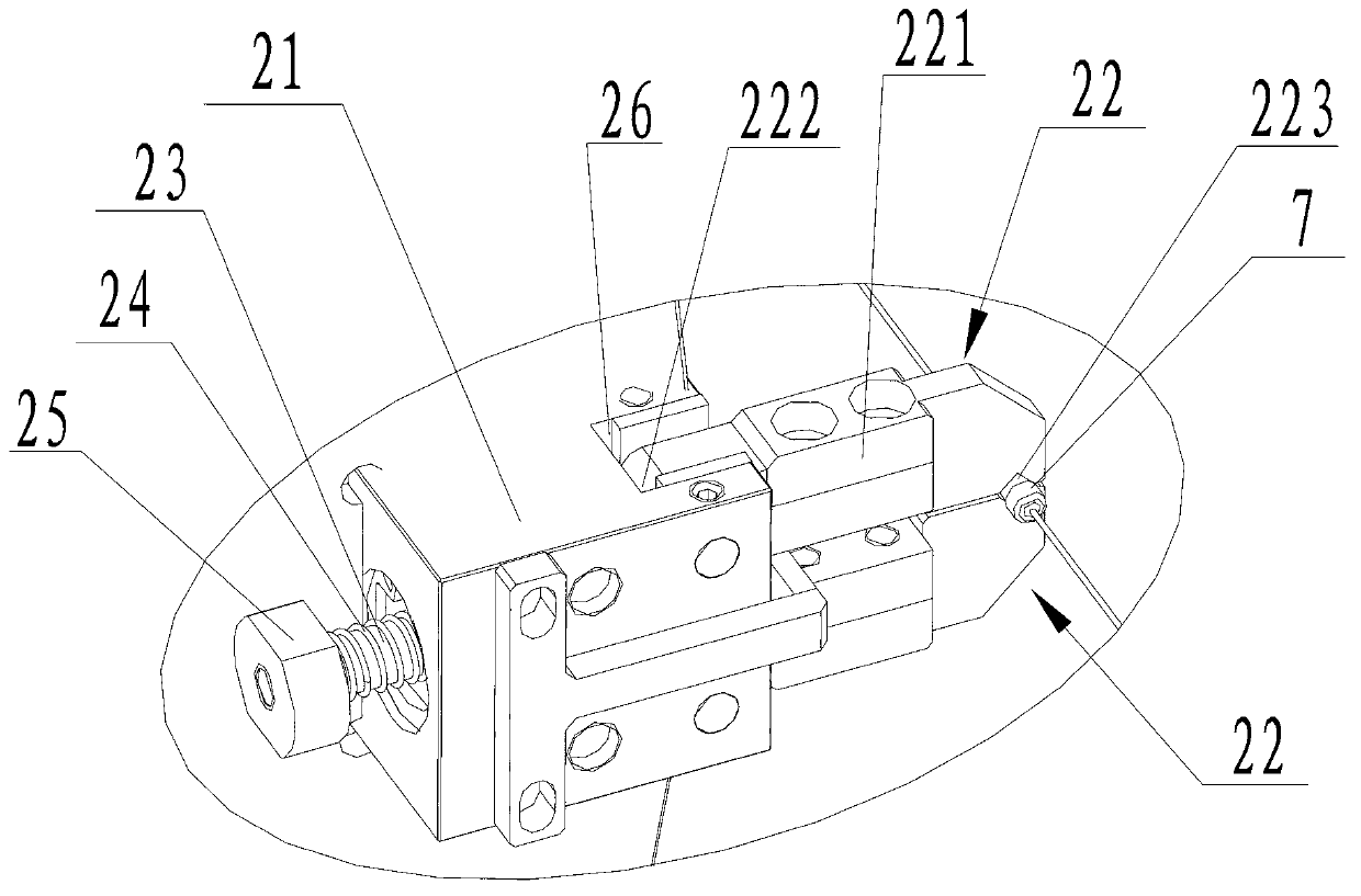 Turntable type material clamping device