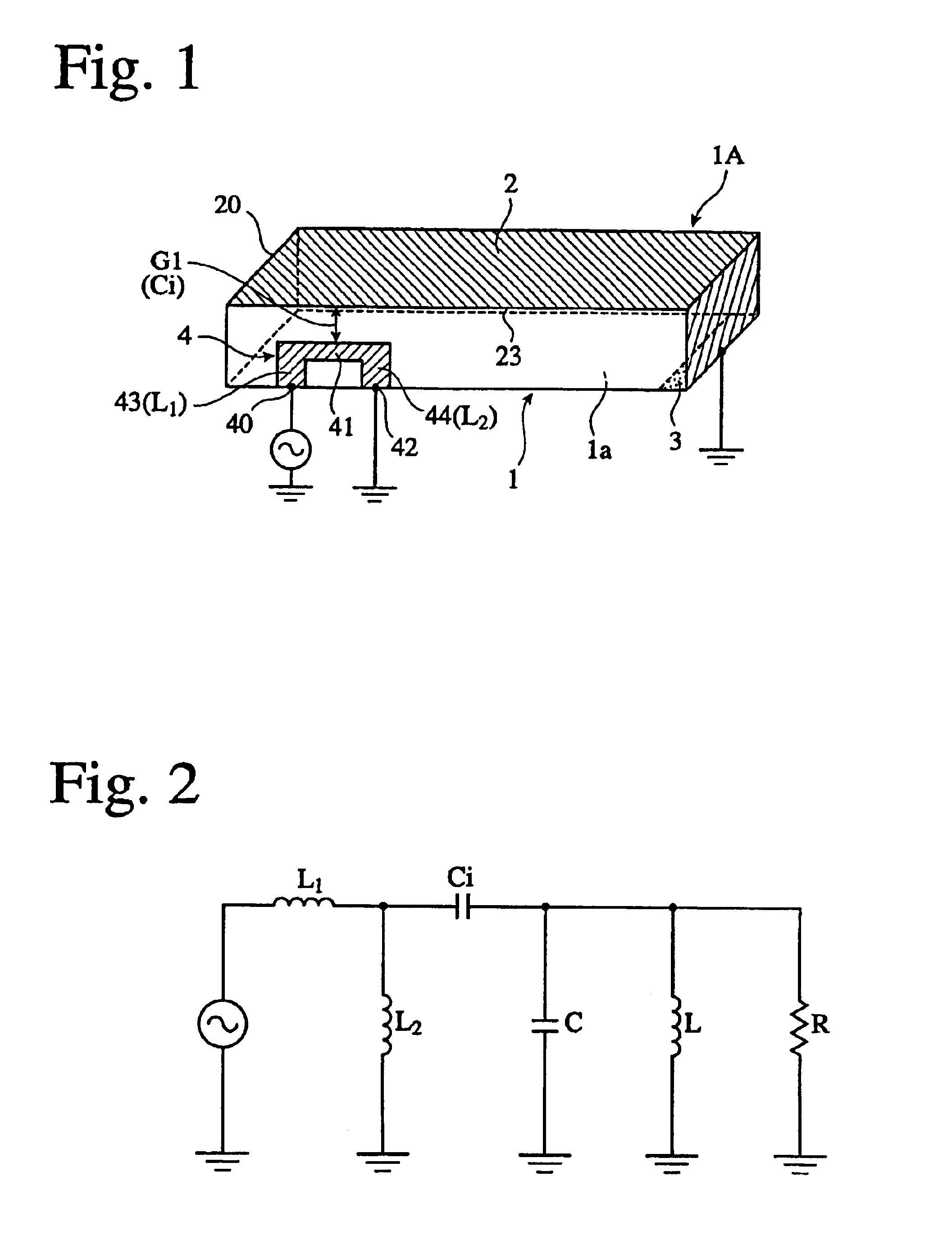 Surface-mounted antenna and communications apparatus comprising same