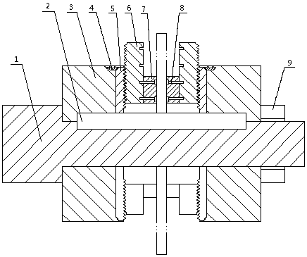 Radially-adjustable three-jaw self-centering spindle clamp