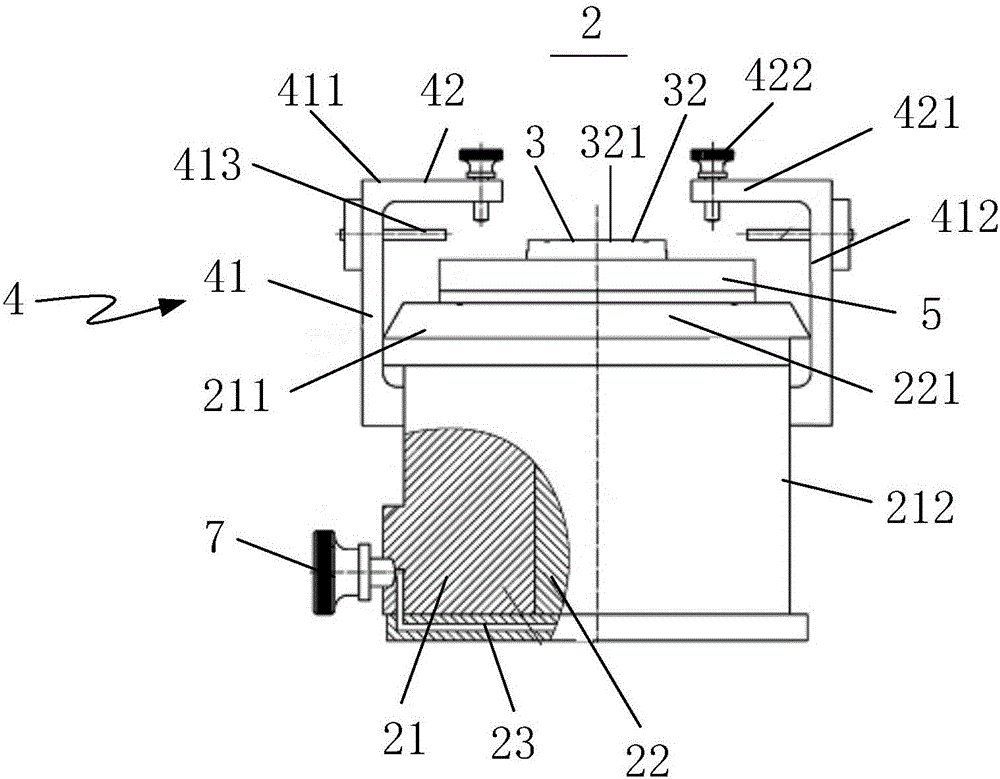 Vertical displacement measurement device and calibration method therefore