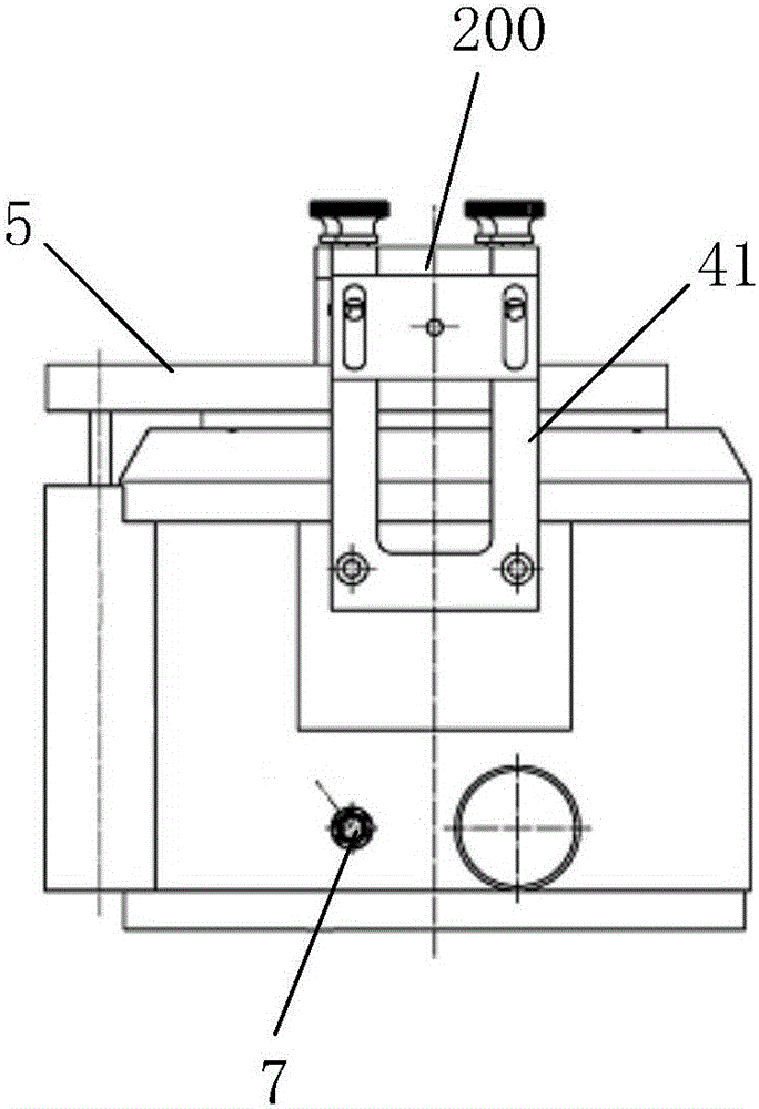 Vertical displacement measurement device and calibration method therefore