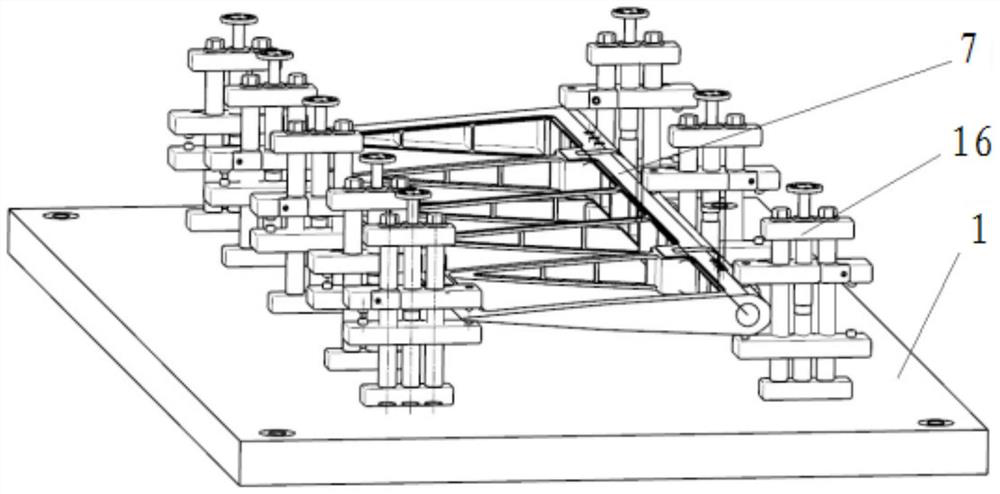 Self-centering adjustable machining clamping device and clamping method