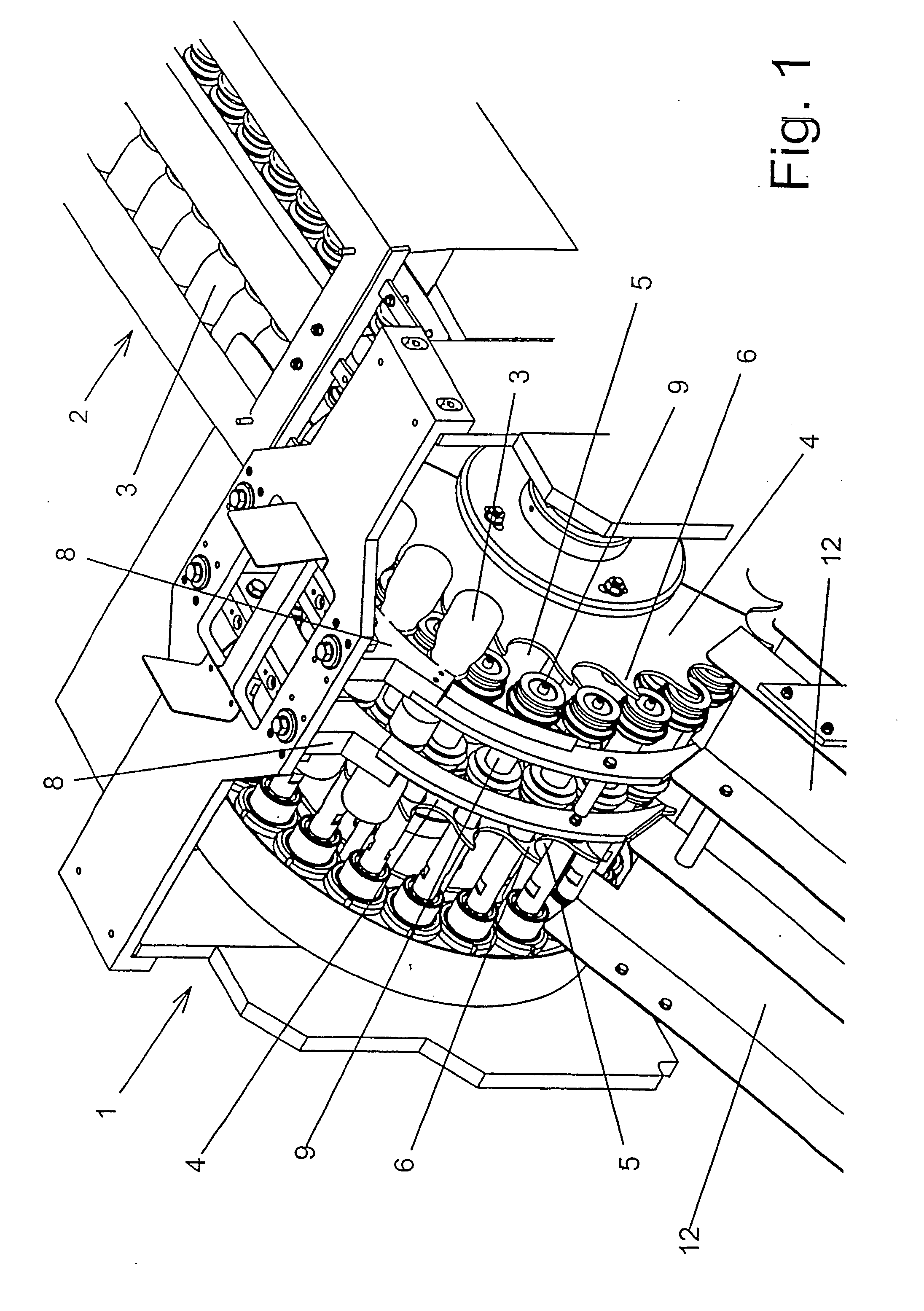 Horizontal cutter of double-bodied bottles attached to each other at the neck