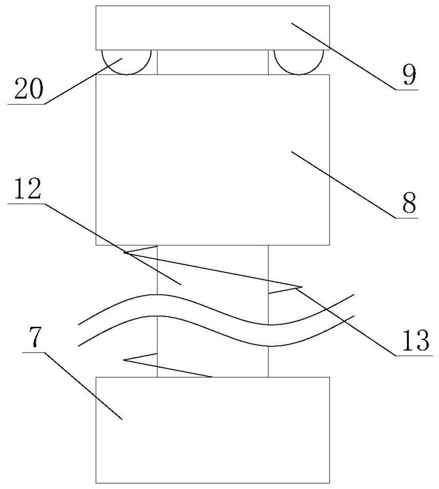 A chip pickup device with buffer and reinforcement functions