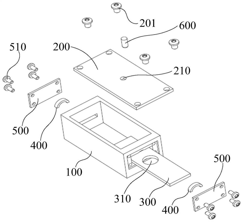 Radio frequency device and its double-ended short-circuit dielectric filter