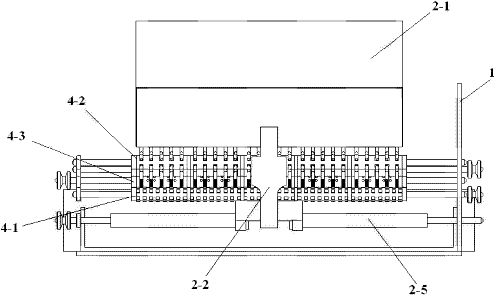 A banknote spreading and flattening device