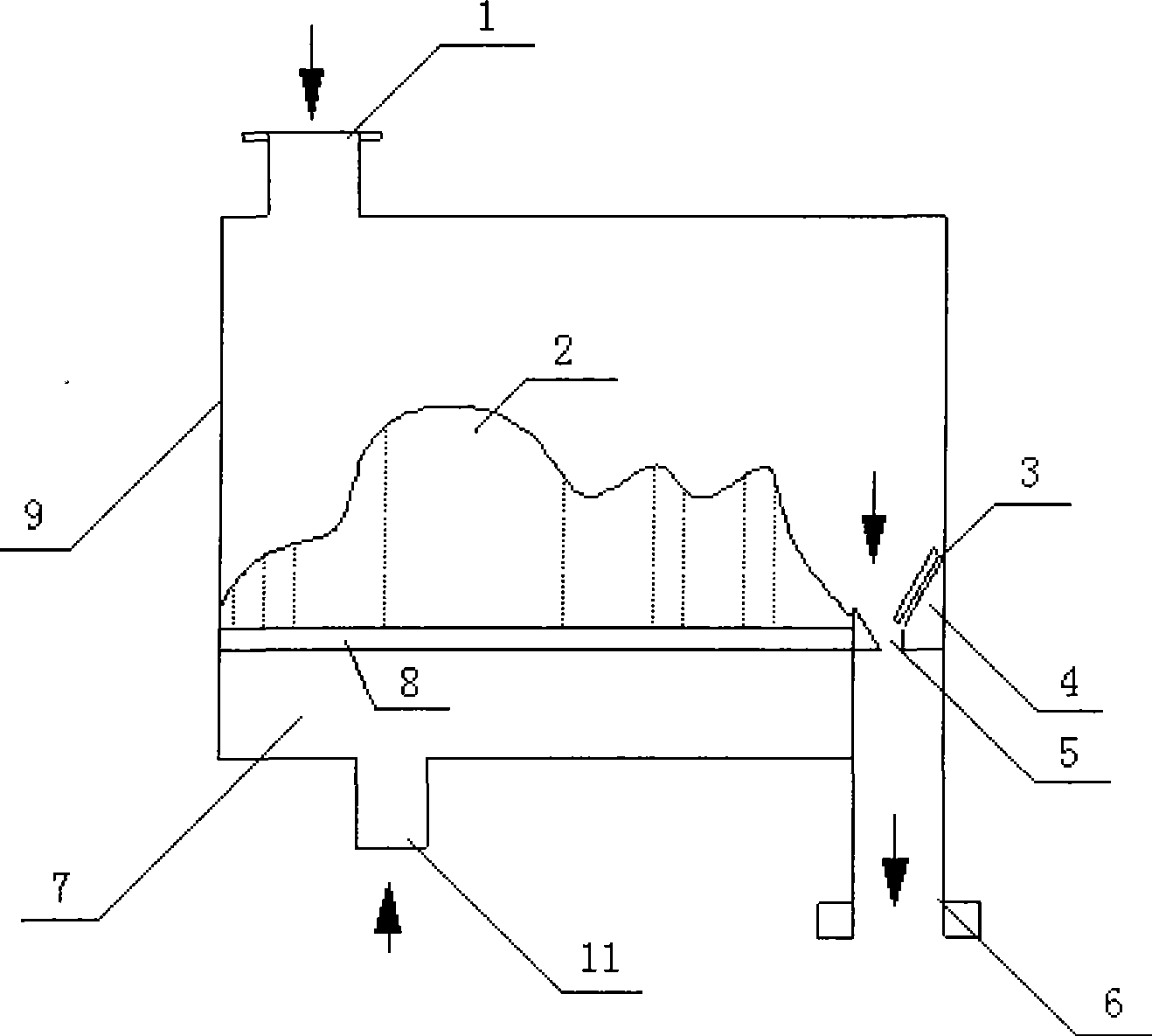 Linear feeding method for aluminum electrolysis flue gas purification system