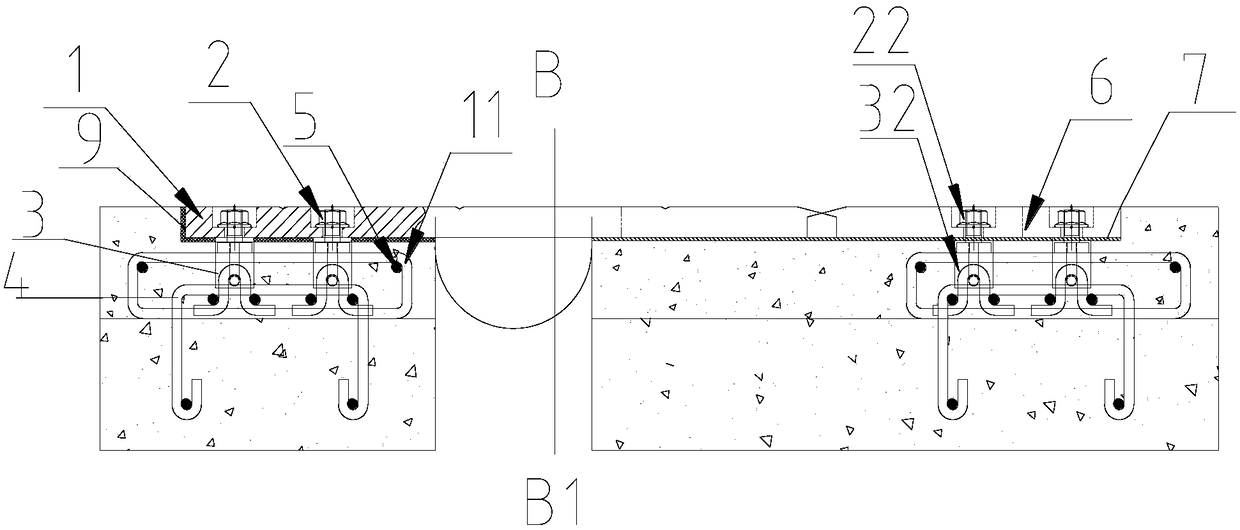 Shallow-buried flexible comb-tooth plate-shaped expansion device and installation method for highway bridges