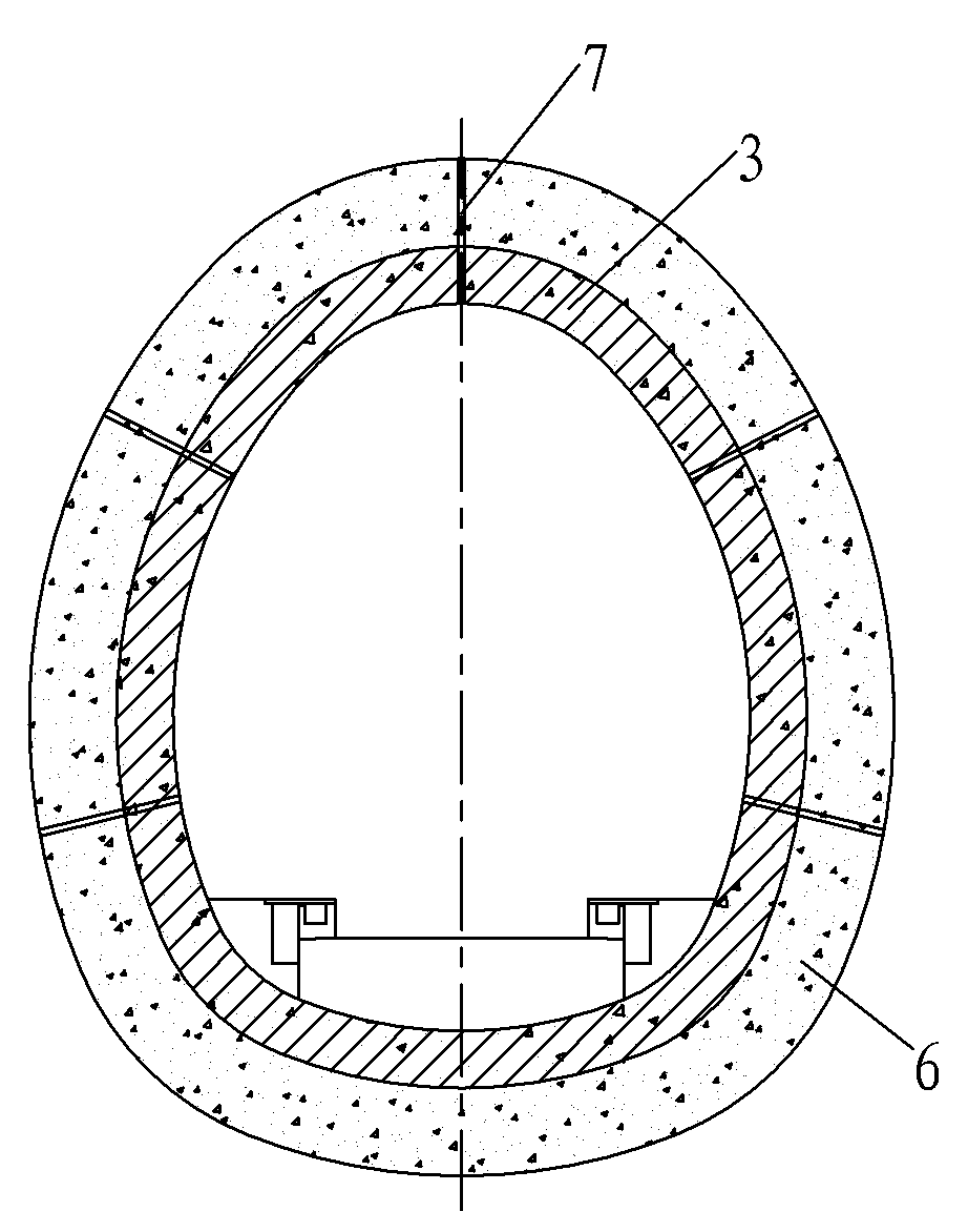 Structure for preventing water at back of tunnel lining from longitudinally streaming