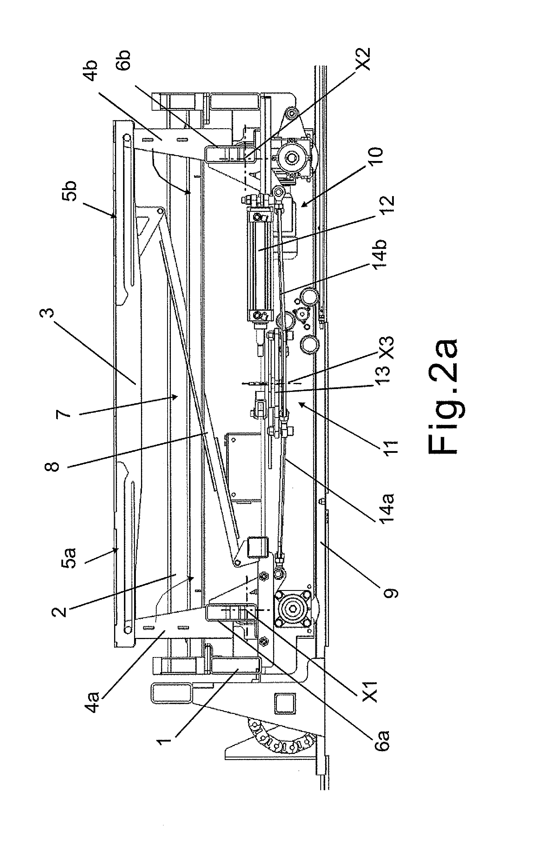 Loading and unloading station