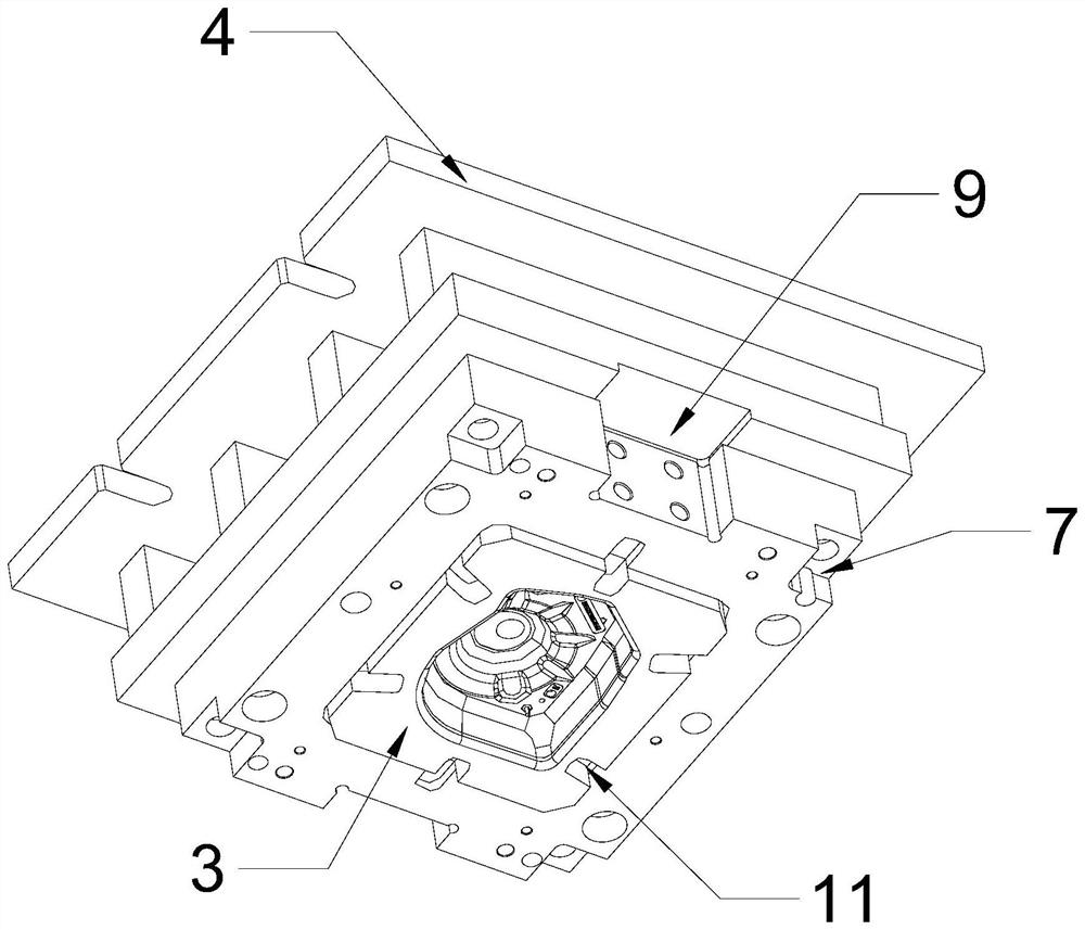 Stamping die capable of achieving easy material returning of lower die