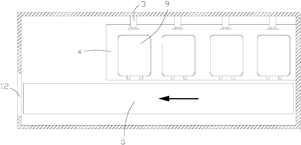 Integrated charging device capable of automatically discharging battery