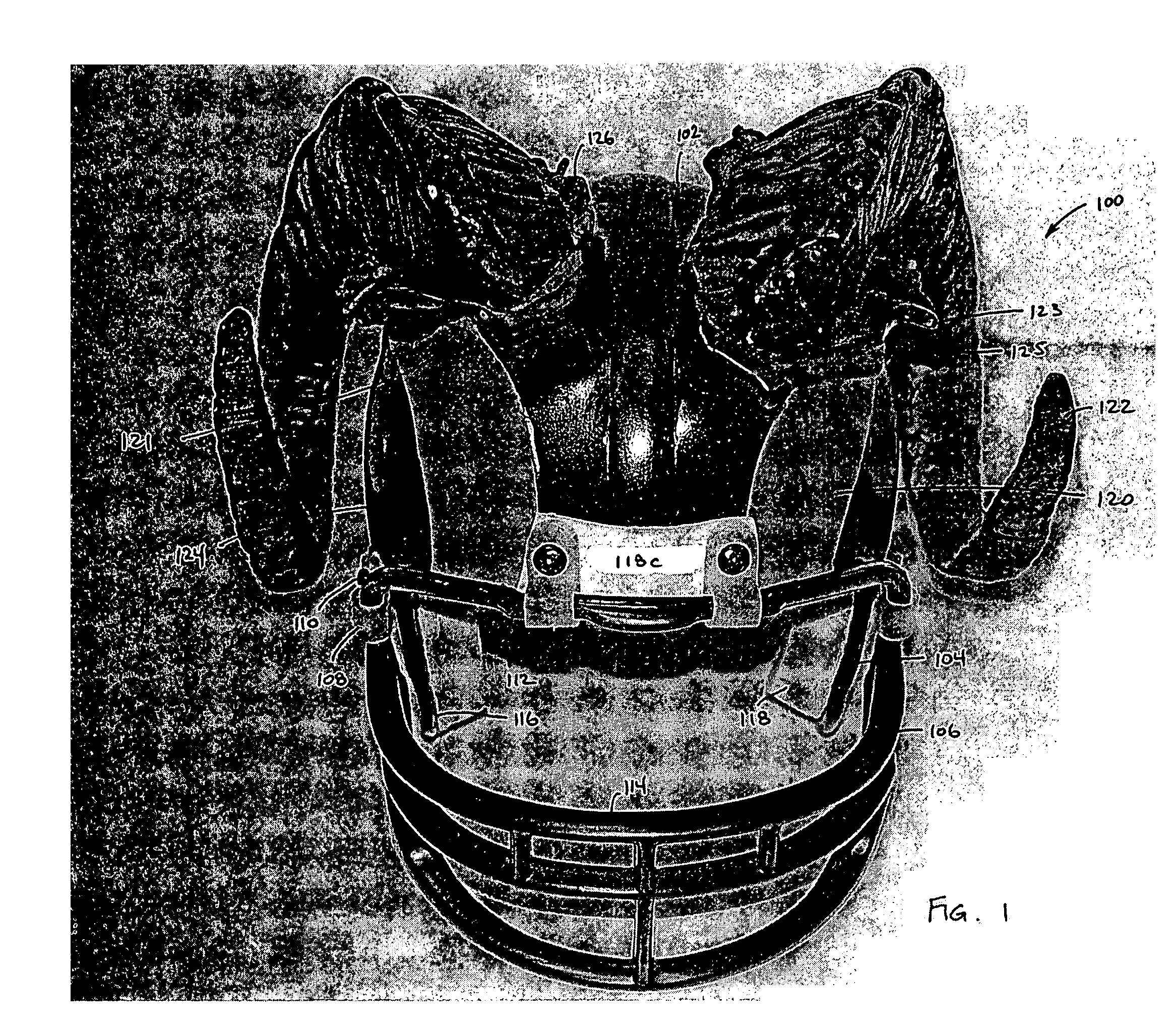 Article with 3-dimensional secondary element