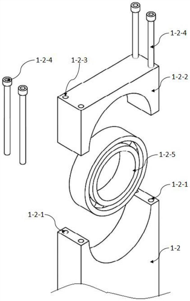 A fixing and replacement device for the proximity switch of the card plate of a finishing mill