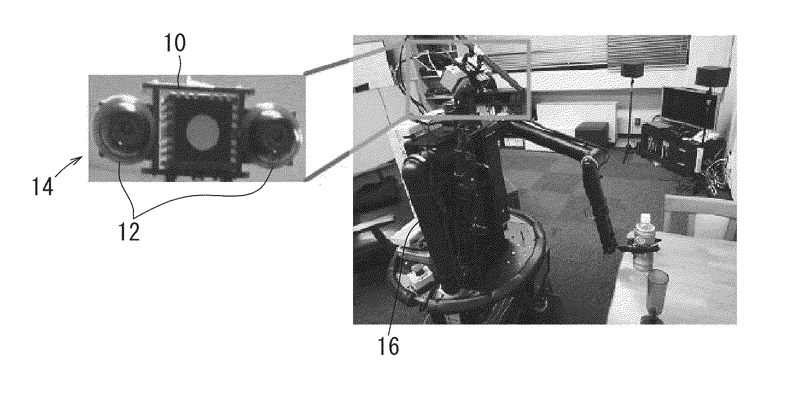 Image capturing device, method of searching for occlusion region, and program