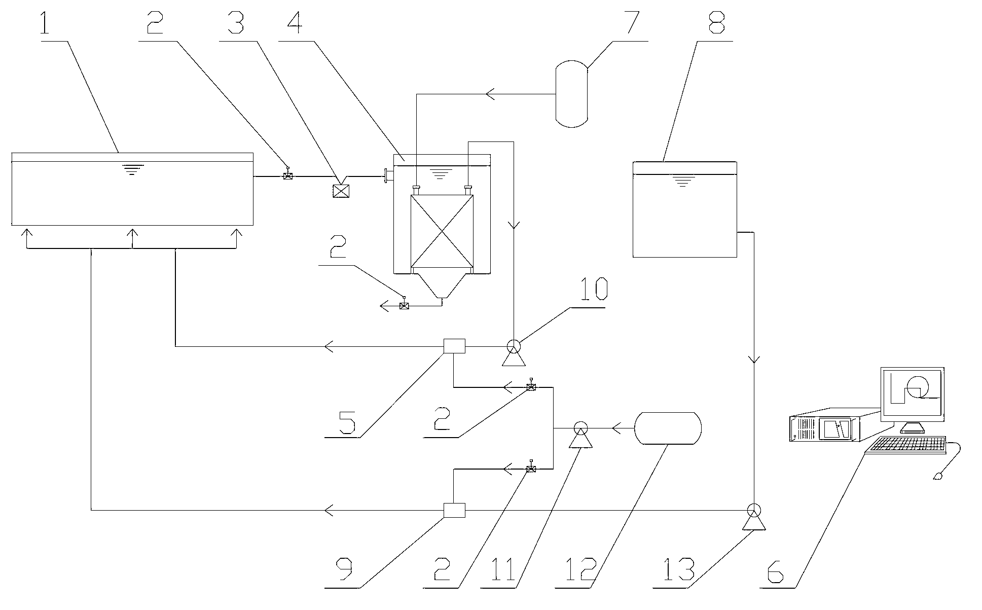 Circulating water treatment device for swimming pool