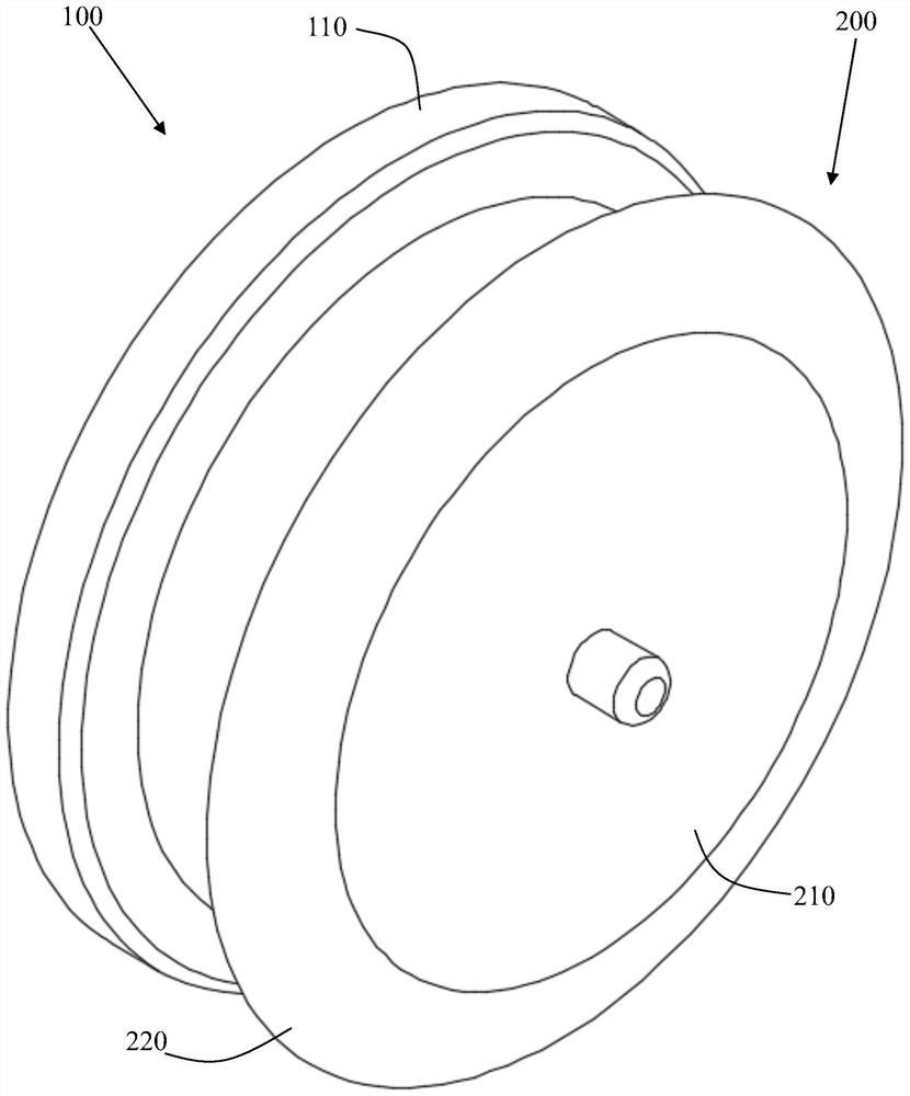 Squeezing type left auricle plugging device