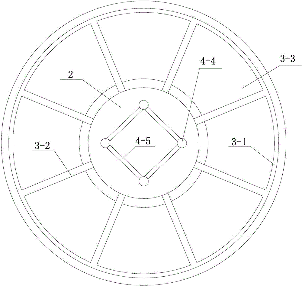 Towing truss-gravity type combined offshore wind turbine foundation structure and construction method thereof