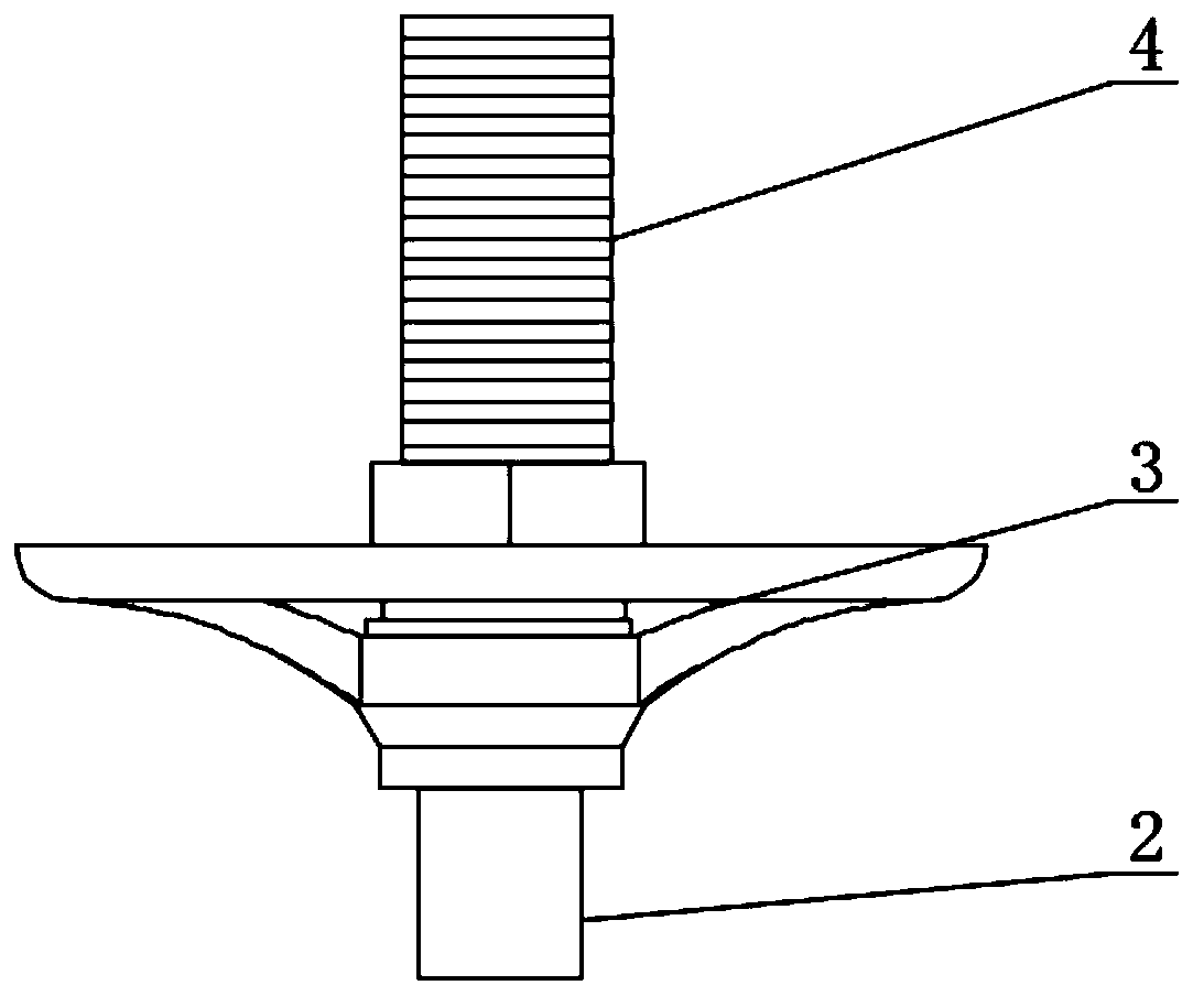 Raw material conveying device for packaging