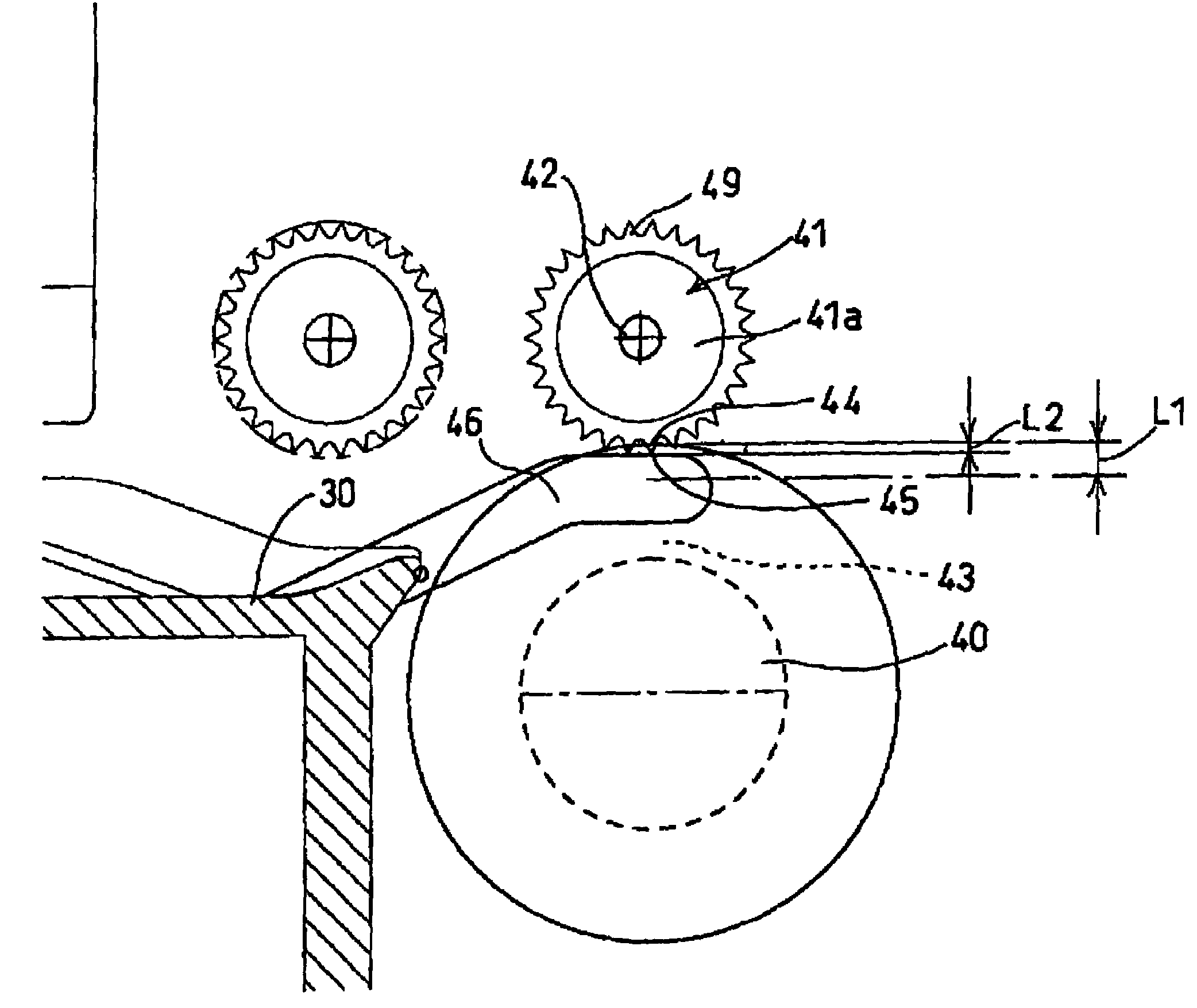 Feeding device for feeding recording medium