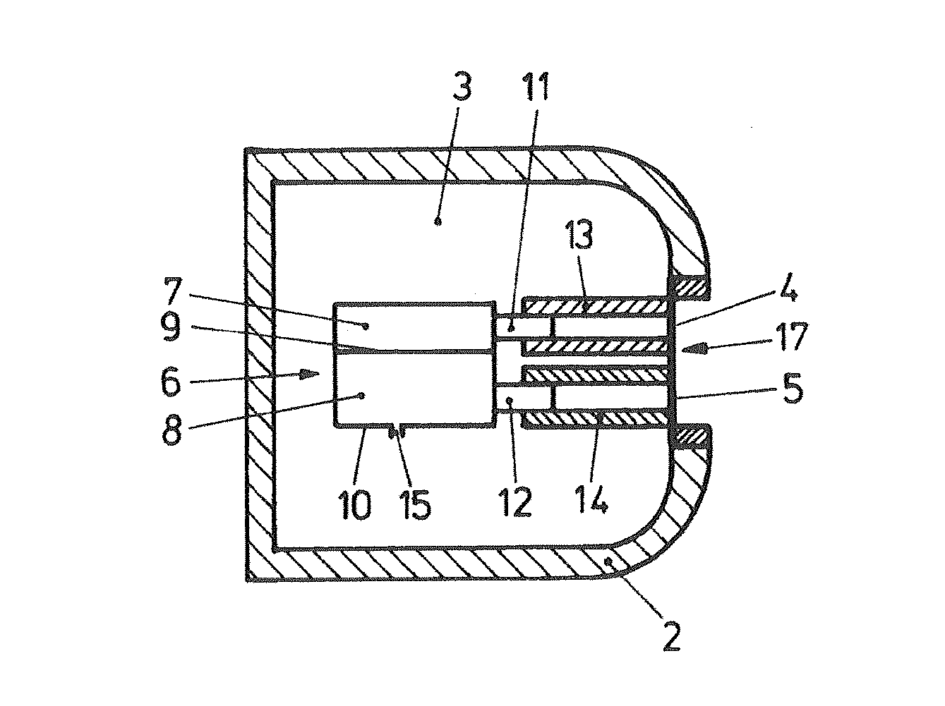 Hearing device with improved low frequency response and method for manufacturing such a hearing device