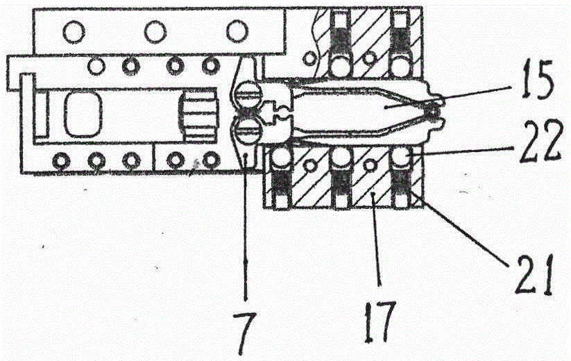 Glass bead conveying device of computer embroider machine