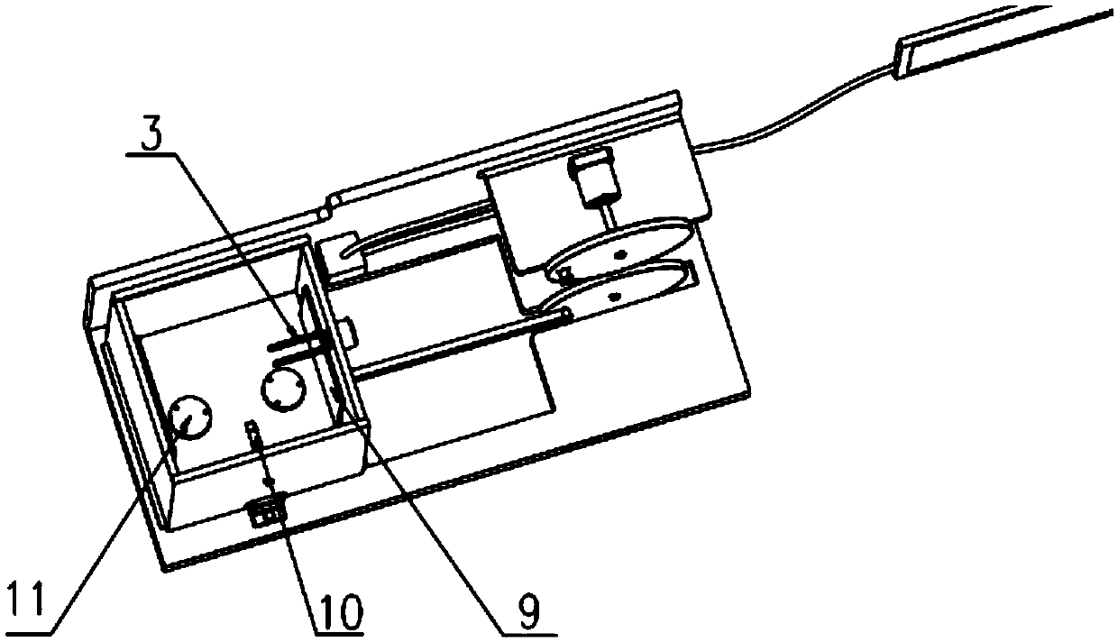 An on-line detection device and method for grain moisture content of a combine harvester