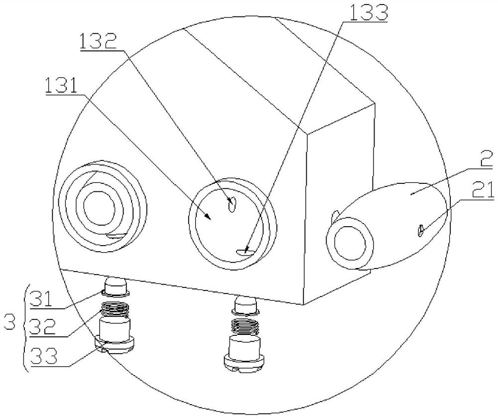 A self-adaptive yarn feeder capable of high-speed and smooth yarn output