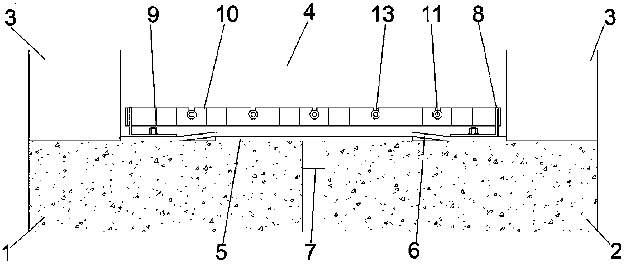 Landfill type bridge expansion device and construction method