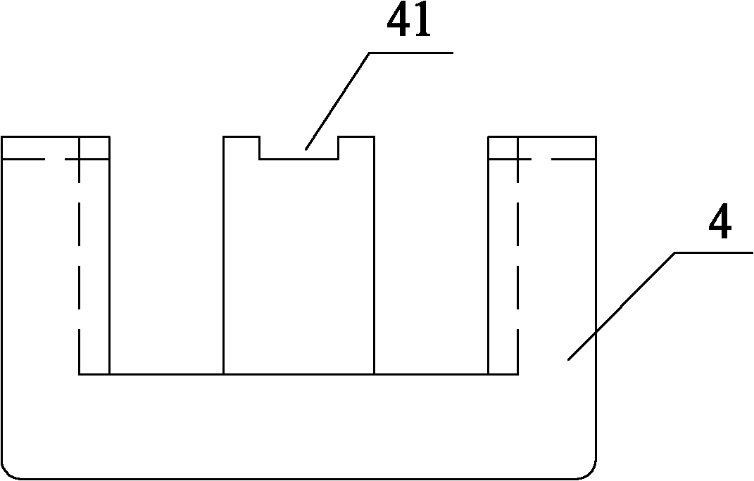 Die for preventing magnetic core from being cracked during sintering