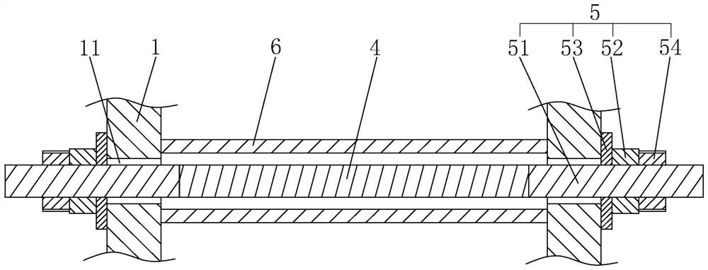 Reinforced concrete retaining wall mold and mounting method thereof