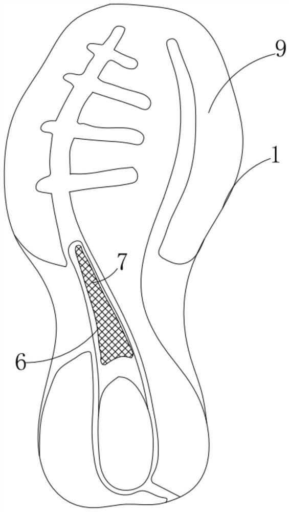 Muscle memory running shoes with carbon plates and preparation process of muscle memory running shoes