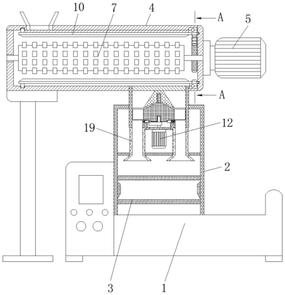 Biomass combustor capable of achieving self-smashing and intermittent equivalent feeding