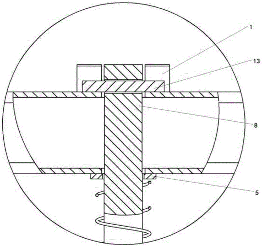 Automatic row alignment device of root-tuber crop harvesting machine