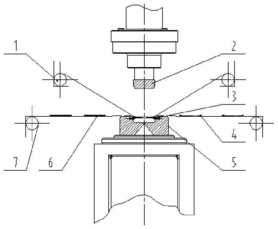 A component that automatically detects the fluidity of rubber