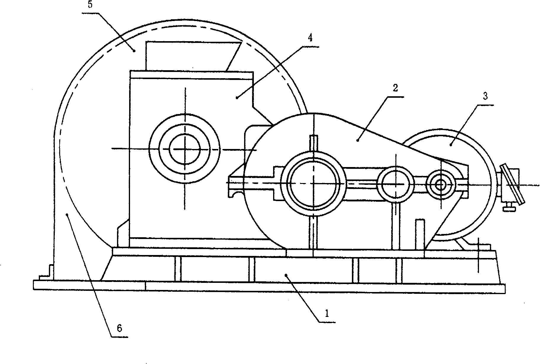 Compression shearing type crusher used for titanium sponge