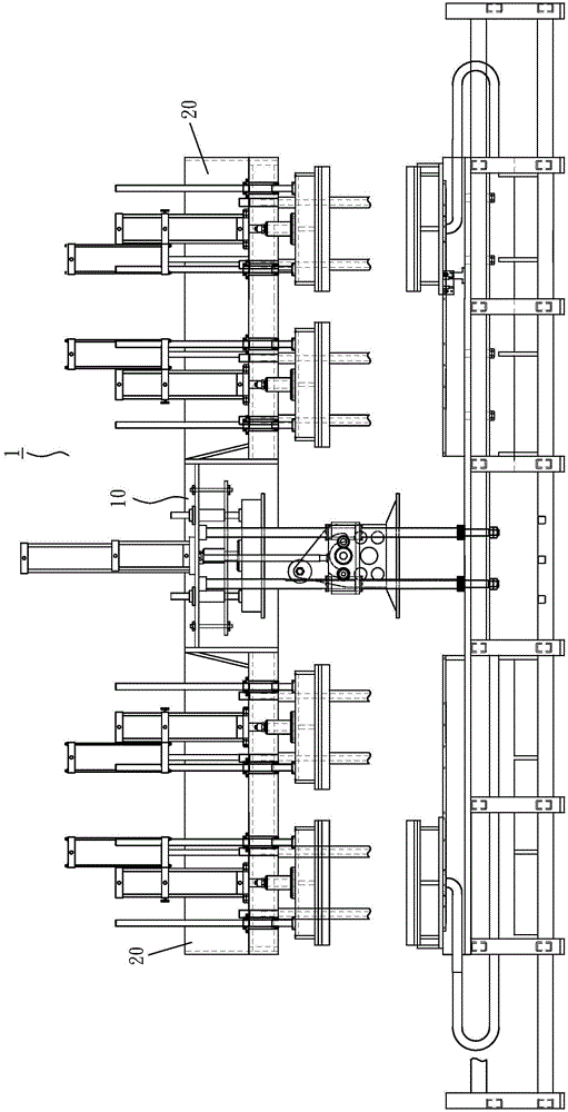 Automatic molding machine for producing pulp moulded products at super small draft angle