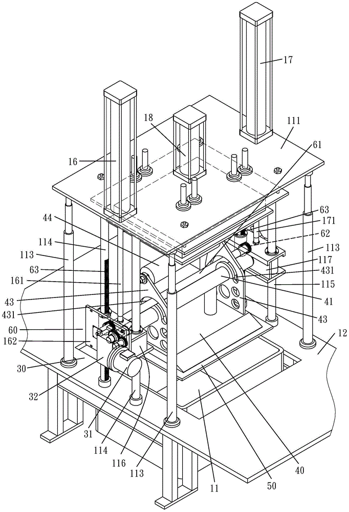 Automatic molding machine for producing pulp moulded products at super small draft angle