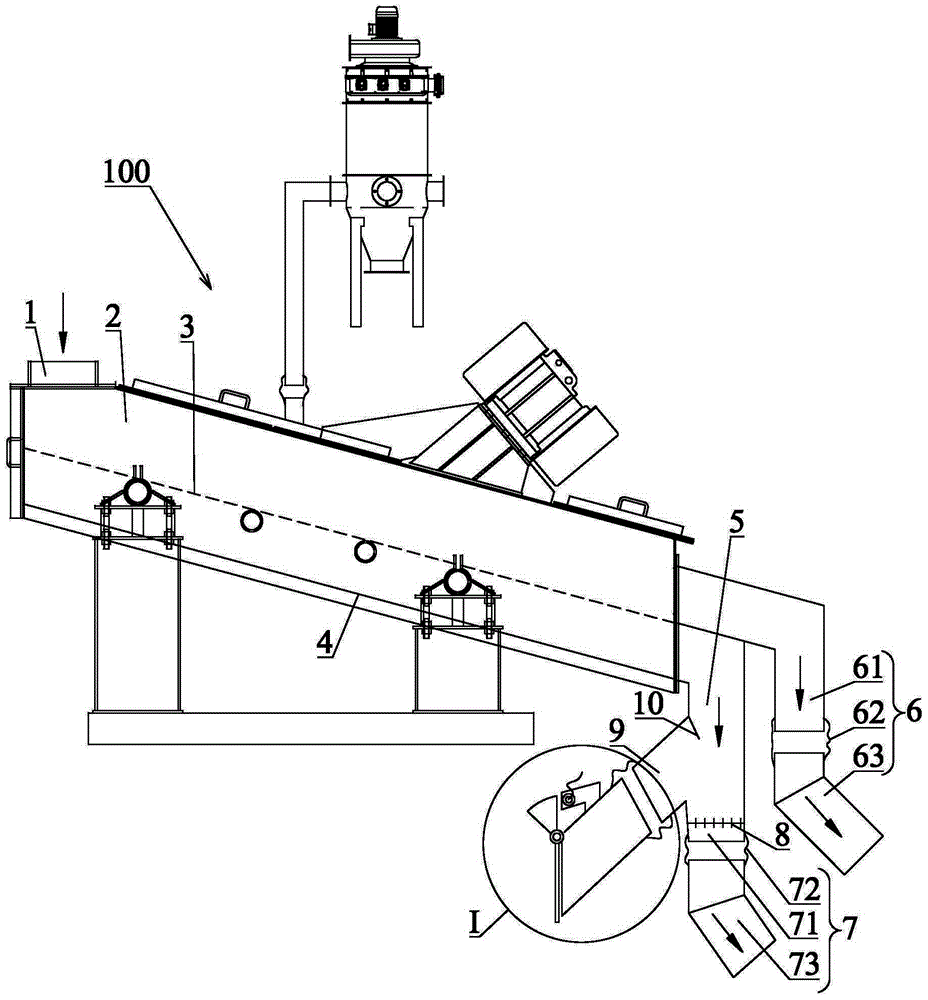 Vibrating screen and screen cloth damage detection device thereof