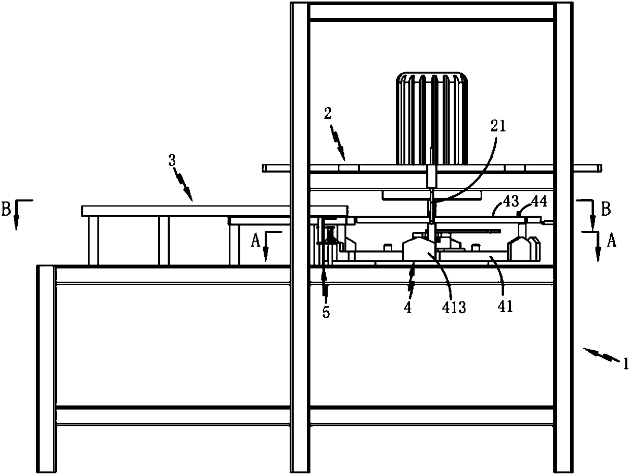 Spraying and discharging integrated automatic production equipment for bottle cap-shaped products