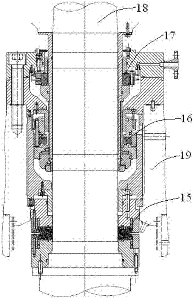 Nuclear reactor coolant pump and passive power-off sealing device thereof