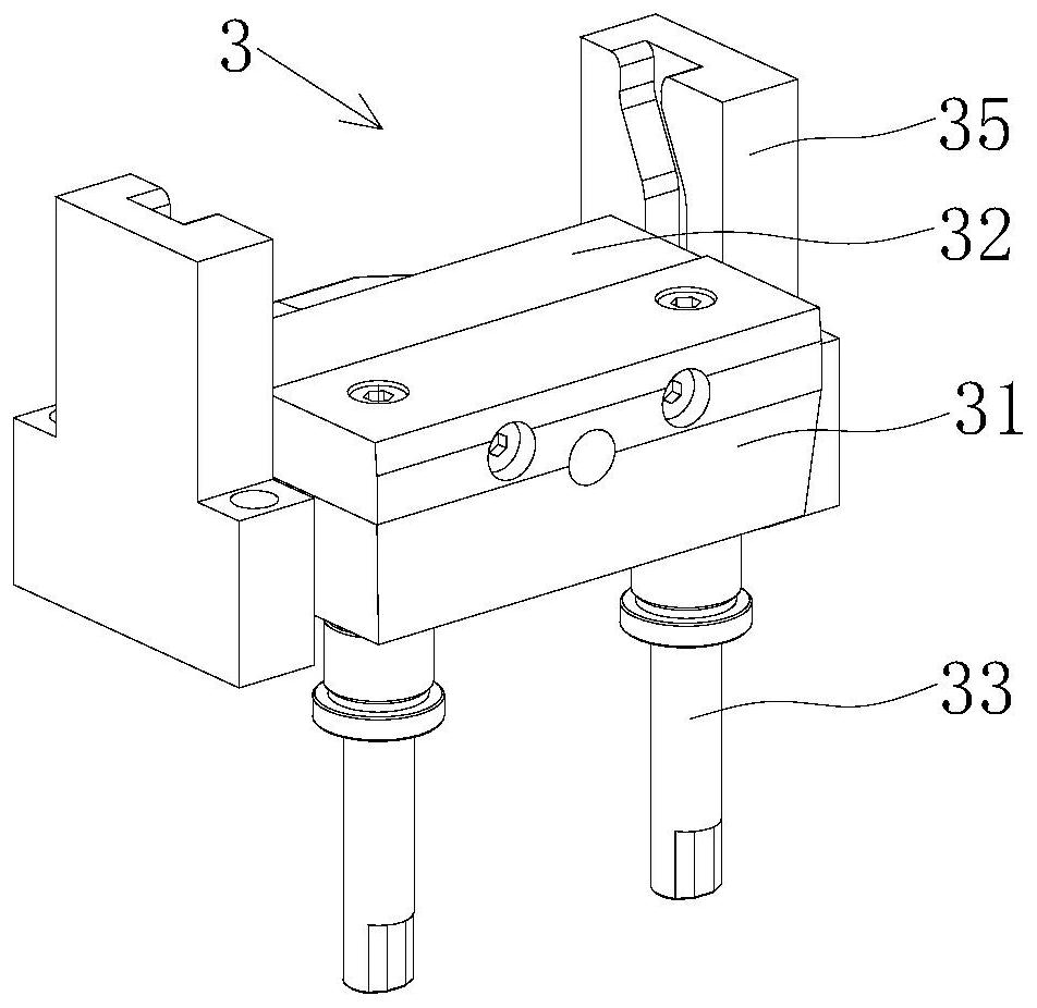 Demoulding device, injection mold and injection molded workpiece demoulding method