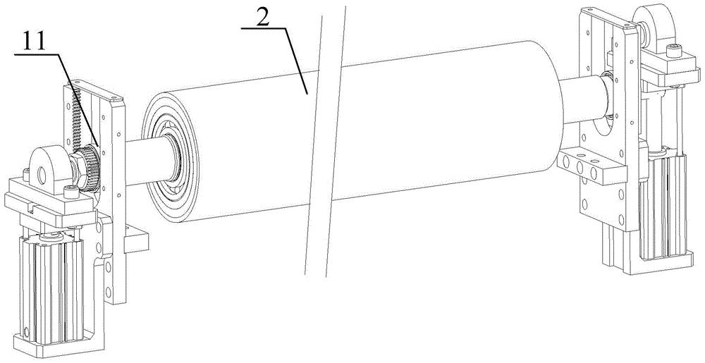 A radial position adjustment assembly for a roller shaft-like revolving body